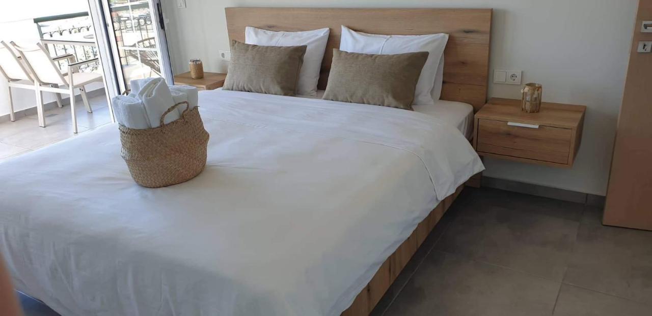 Villa Eleni Greece - Wonderful Sea View Studios Nea Roda Bagian luar foto