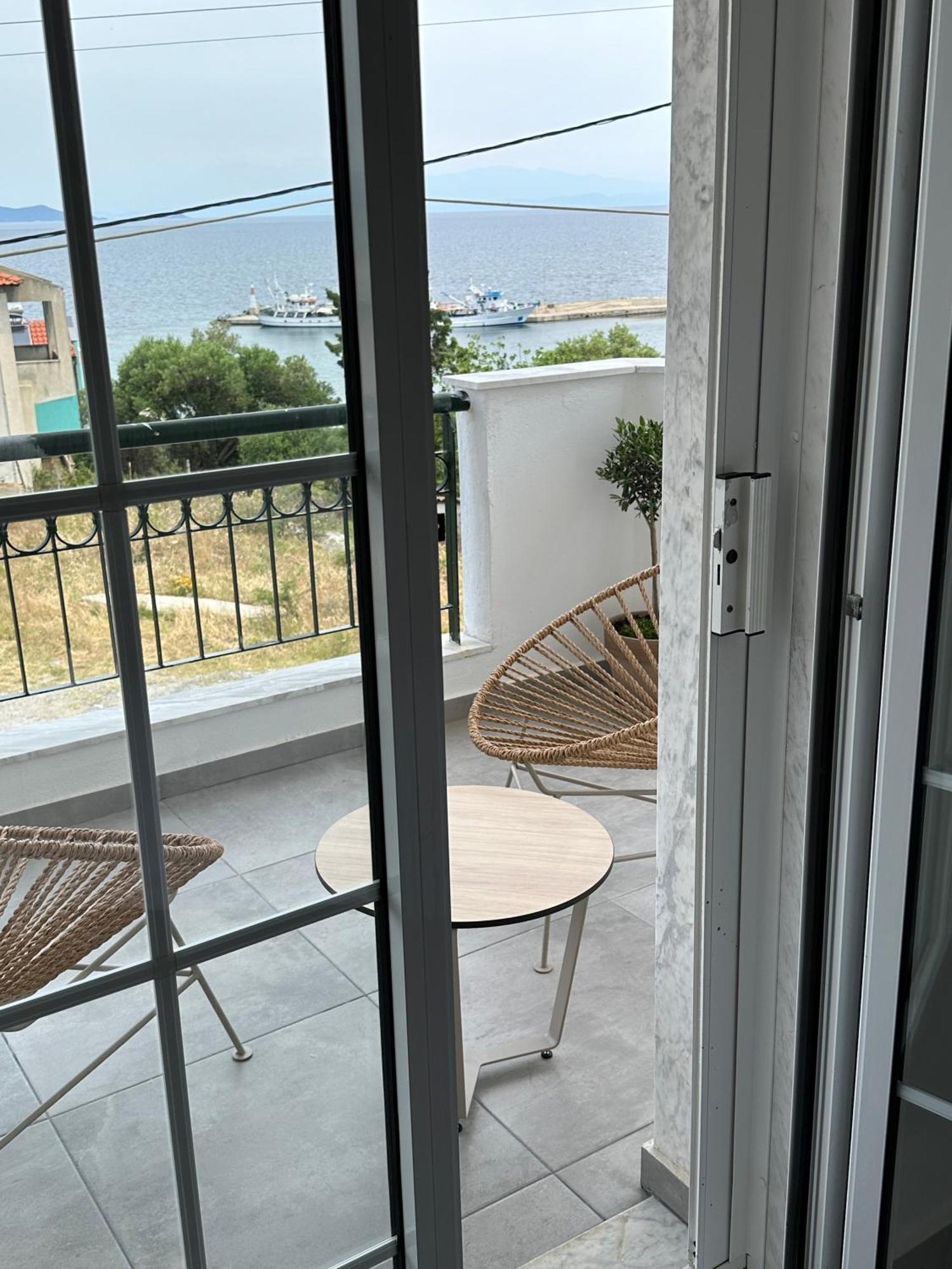 Villa Eleni Greece - Wonderful Sea View Studios Nea Roda Bagian luar foto