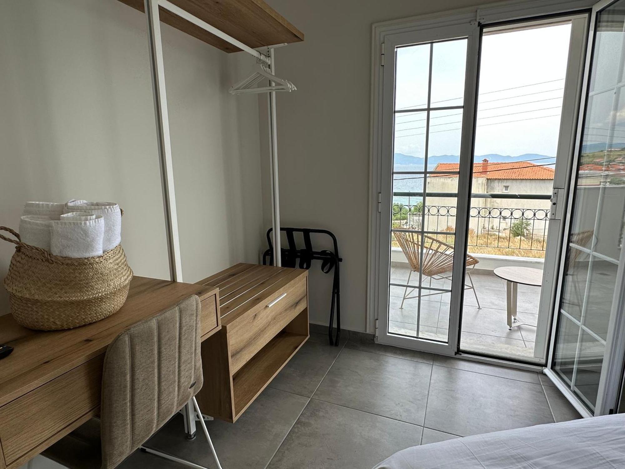 Villa Eleni Greece - Wonderful Sea View Studios Nea Roda Bagian luar foto