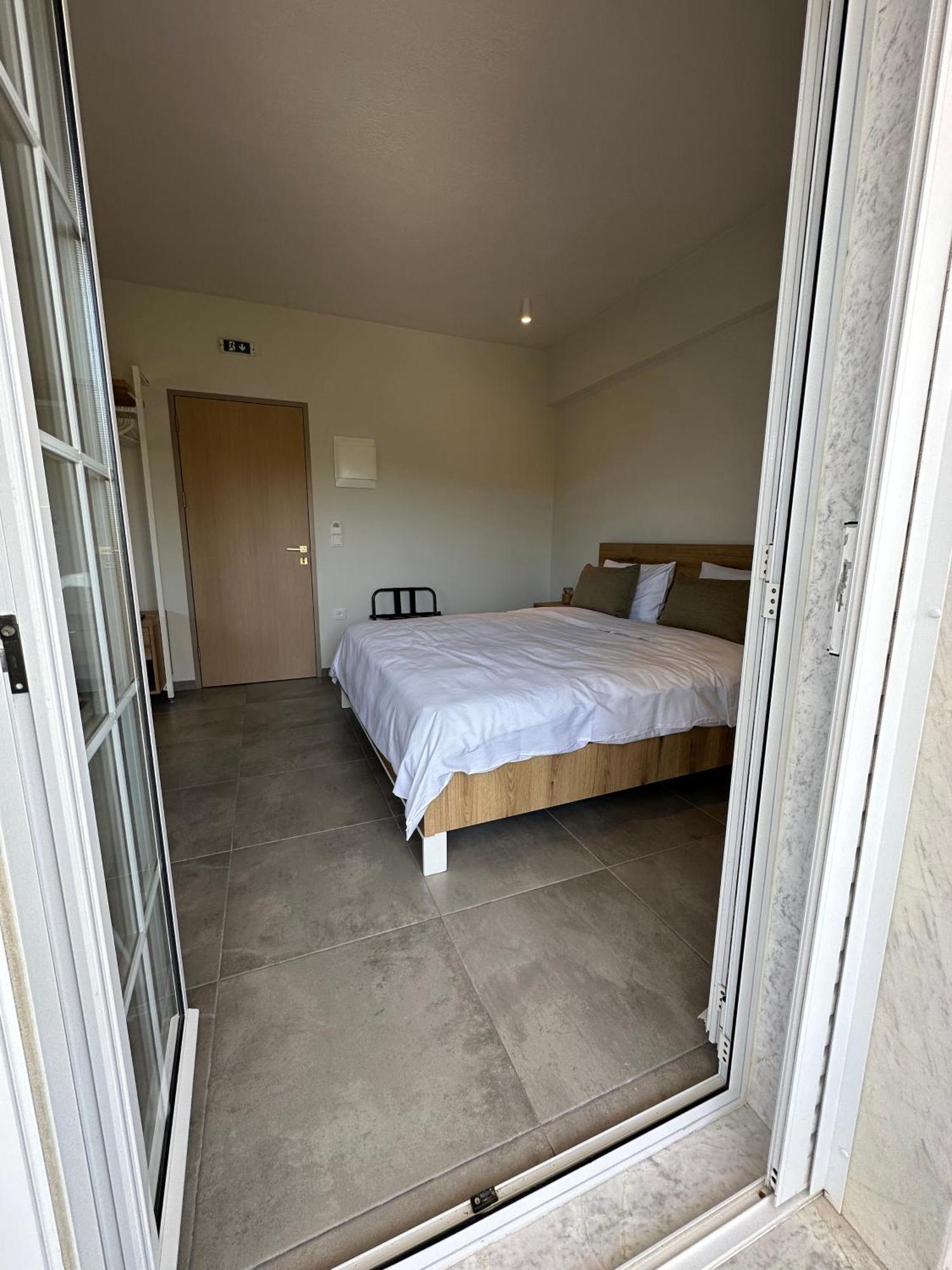 Villa Eleni Greece - Wonderful Sea View Studios Nea Roda Bagian luar foto