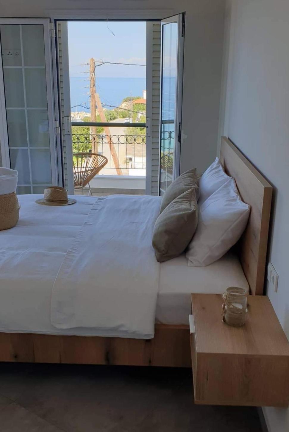 Villa Eleni Greece - Wonderful Sea View Studios Nea Roda Bagian luar foto